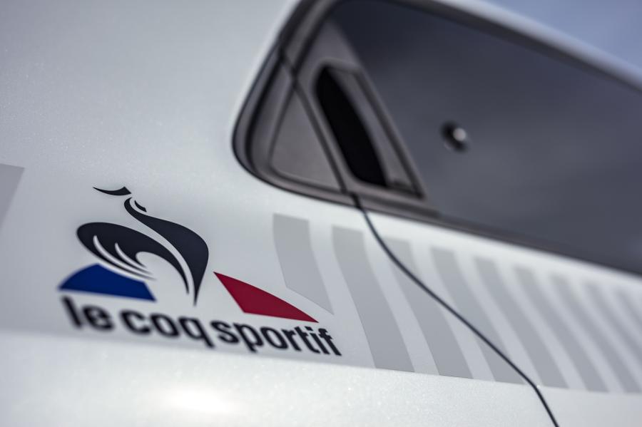 Логотип Renault Twingo le coq sportif 2019 года  (фото 9 из 28)